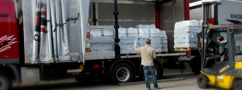 Verladung von Paletten bei Knobloch Spedition & Logistik